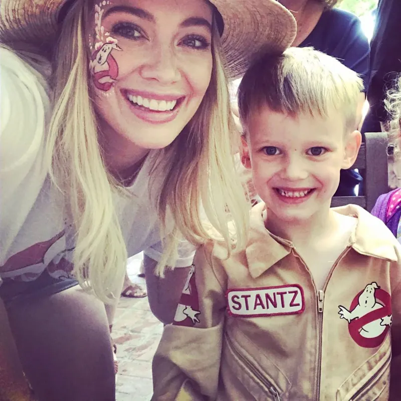 Hilary Duff Family Album Photos Her Kids With Mike Comrie Matthew Koma