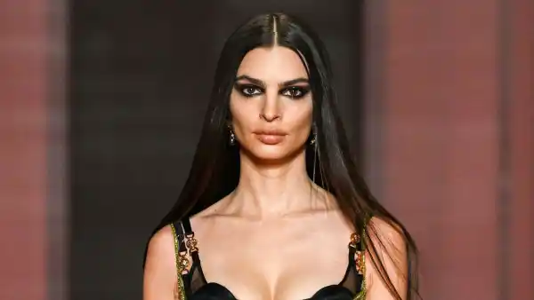 How Shop Emily Ratajkowski Adorable Bikini Before It Sells Out