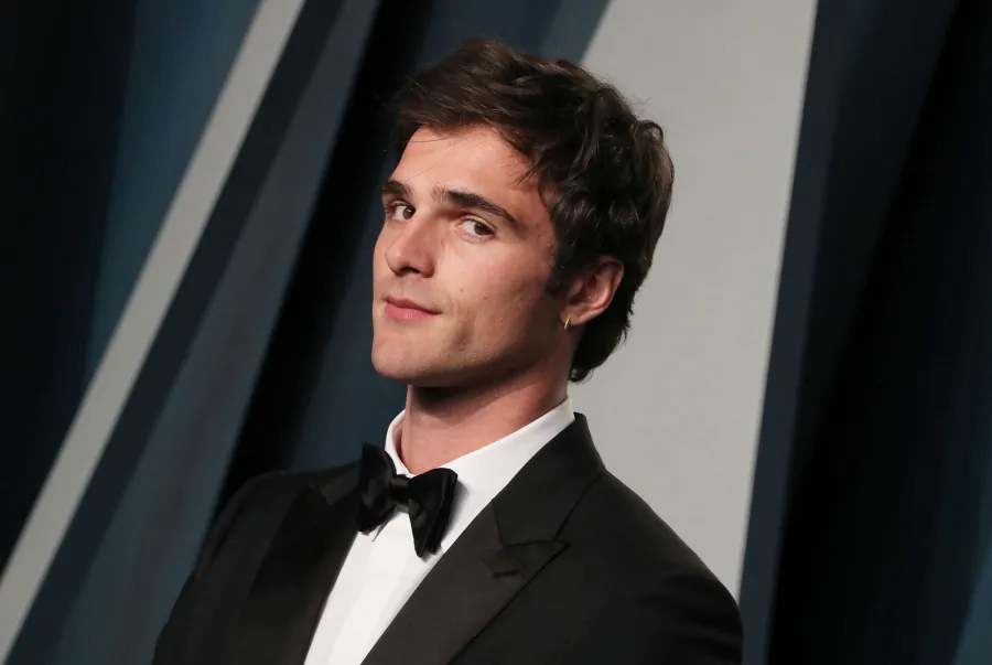 Jacob Elordi Debuted Hoop Earring 2022 Oscars