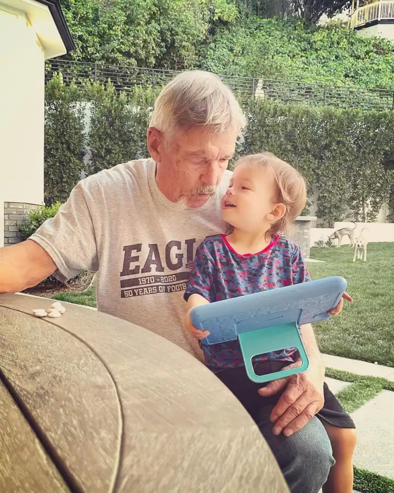 Jenna Dewan and Steve Kazee Son Callum Meets His Grandpa for 1st Time03