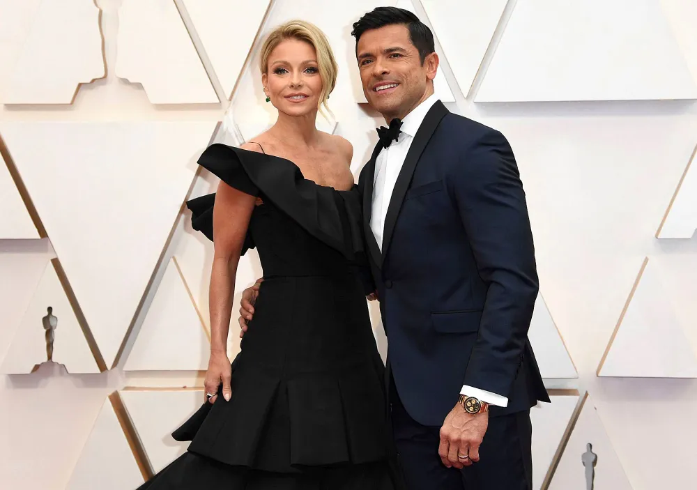 Kelly Ripa and Mark Consuelos Joke About the Unique Way They Hold Hands