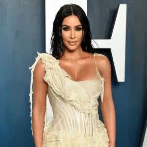 Kim Kardashian Apologizes for Controversial Work Comment
