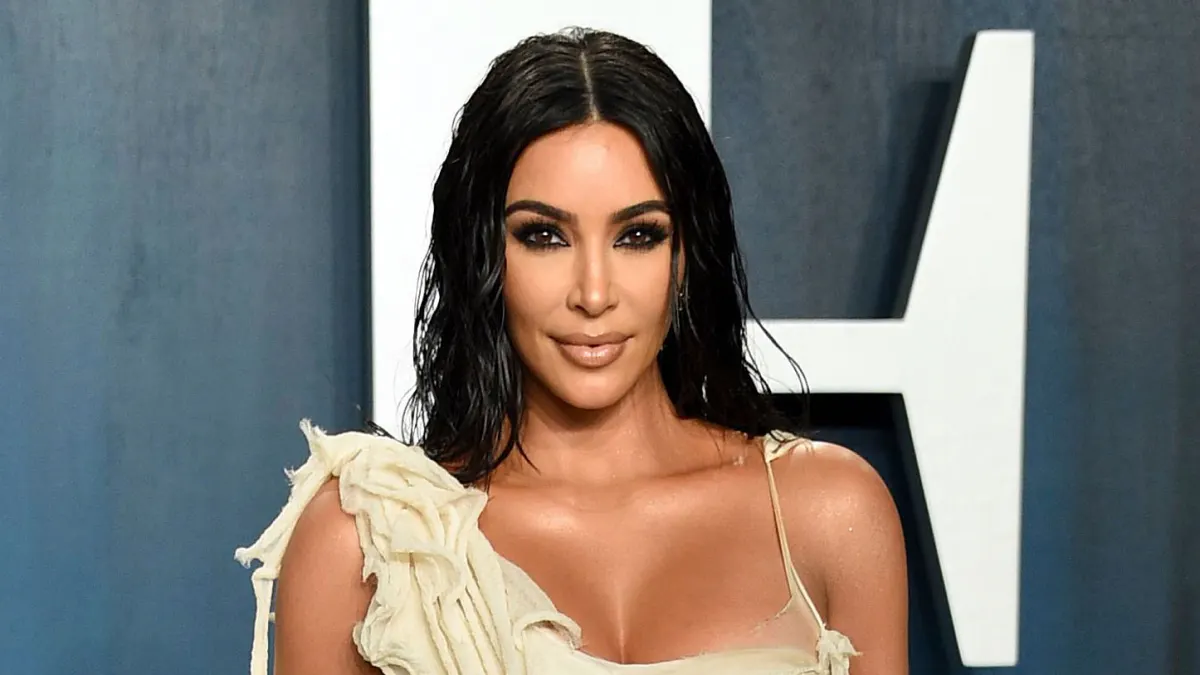Kim Kardashian Apologizes for Controversial Work Comment