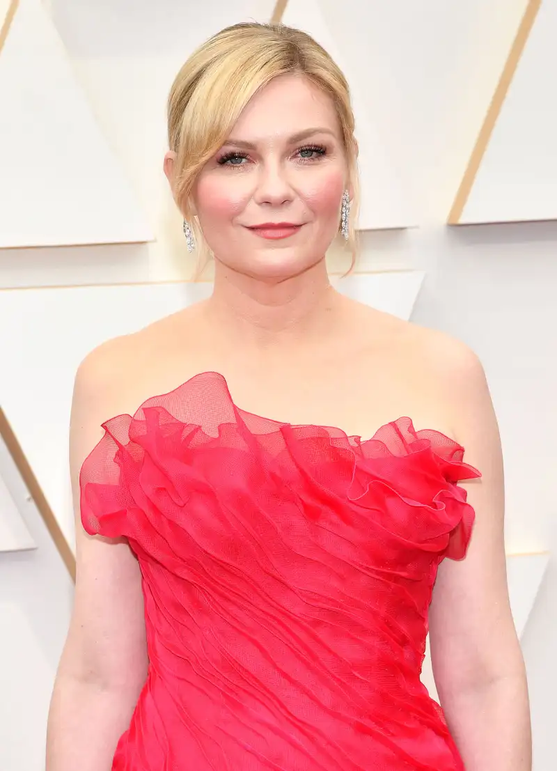 Kirsten Dunst Beauty Gallery Oscars 2022