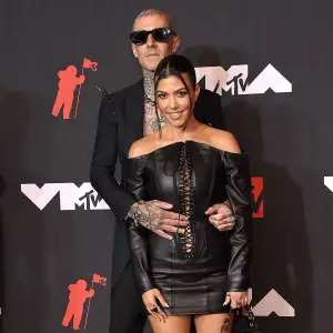 Kourtney Kardashian and Travis Barker Freeze Embryos in The Kardashians Trailer