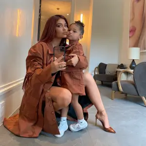 Kylie Jenner Daughter Stormi Cutely Crashes Her Instagram Return