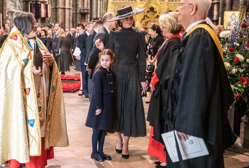 LOL Princess Charlotte Makes Funny Face Prince Philips Memorial Service