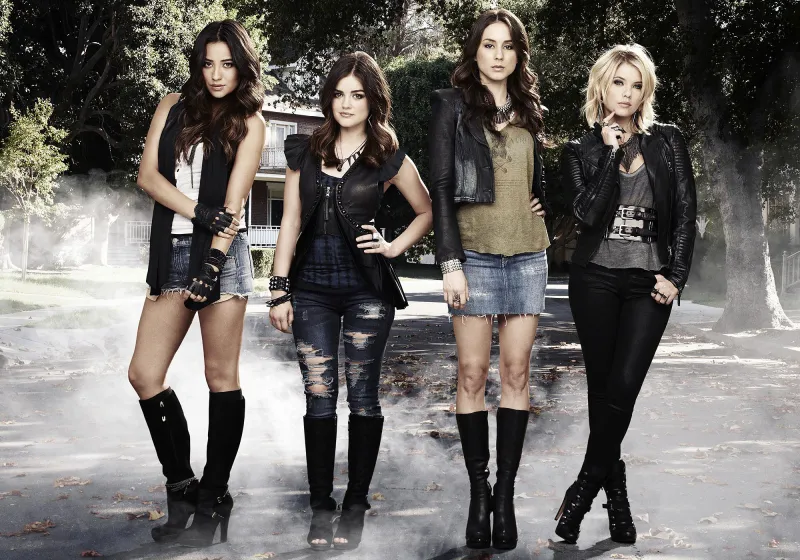 Lucy Hale’s Acne Made Her ‘Want to Crawl in a Hole’ on ‘PLL’ Set