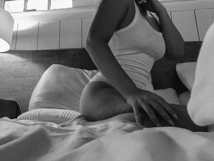 Maren Morris Best Postpartum Pics and Body Positive Quotes Over the Years