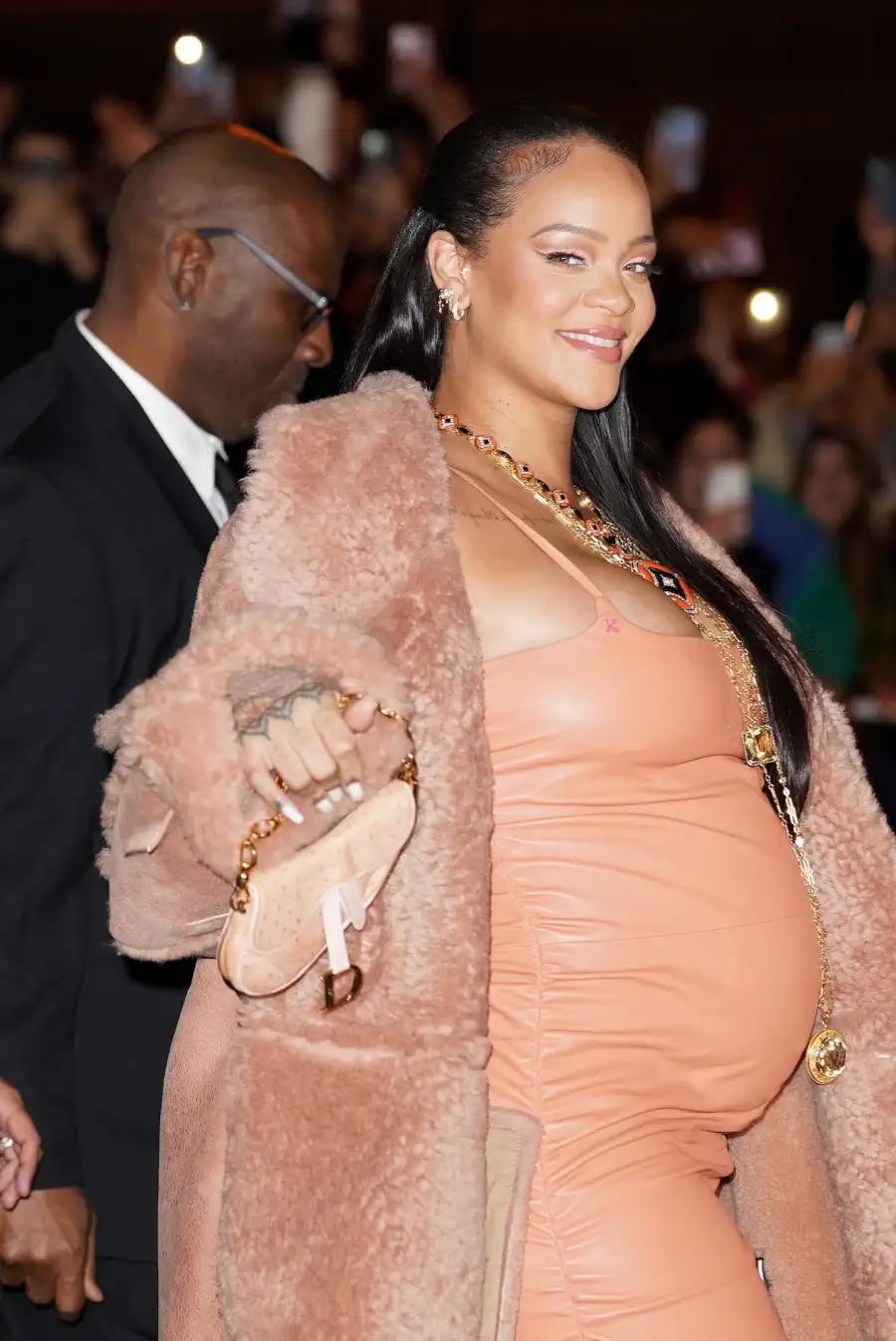 Paris Fashion Week Pregnancy! See Rihanna’s Baby Bump Progress