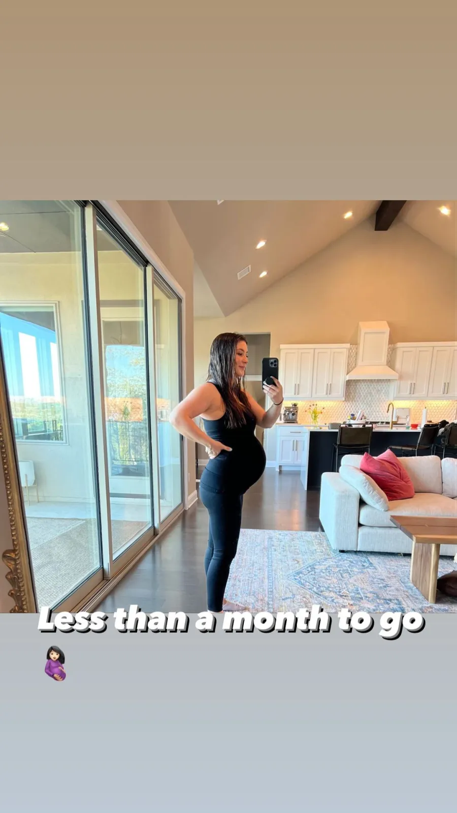 Pregnant Celebrities' Baby Bump Hall of Fame in 2022 Willow Palin