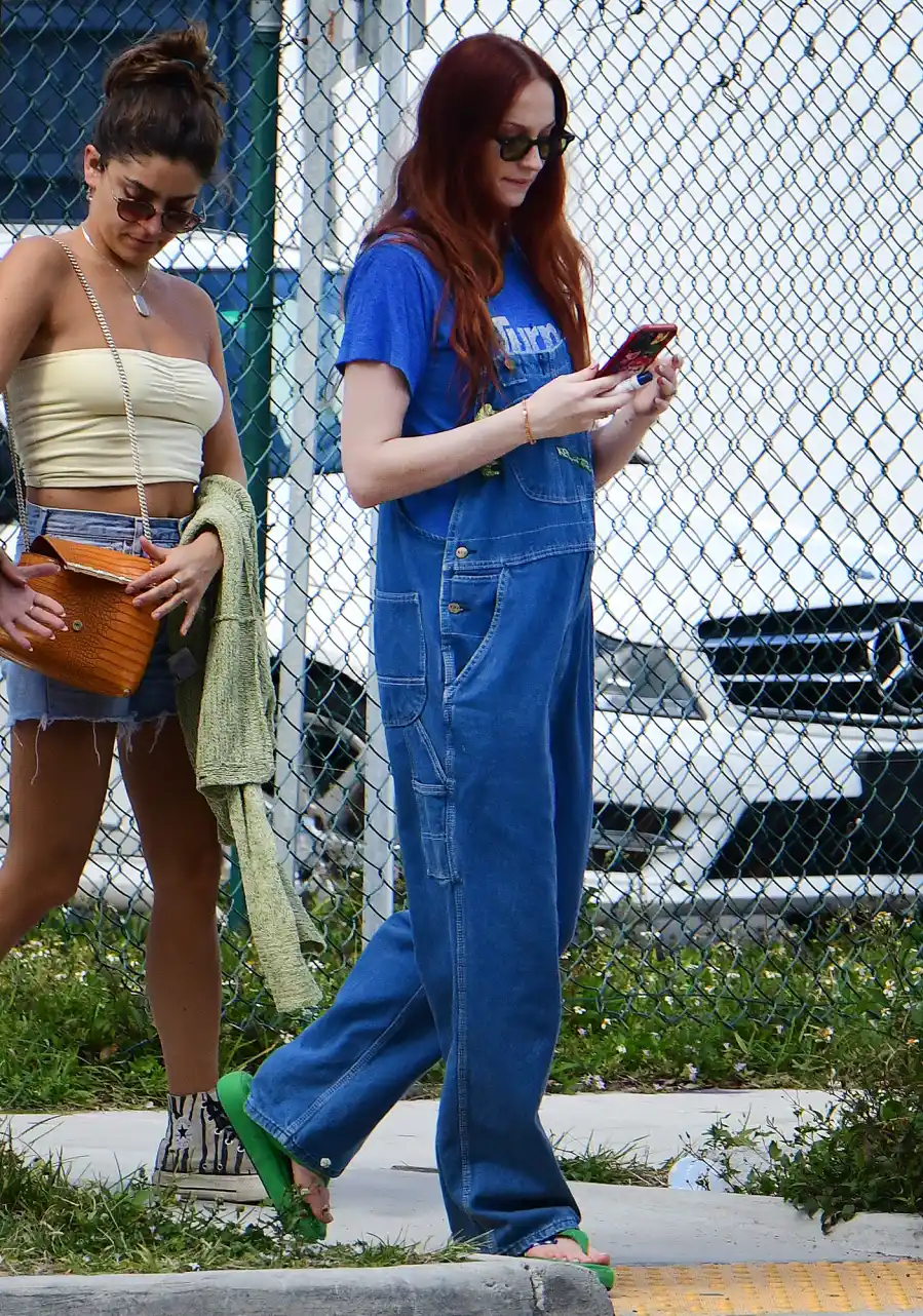 Pregnant Sophie Turner’s Baby Bump Album Ahead of 2nd Child: Photos