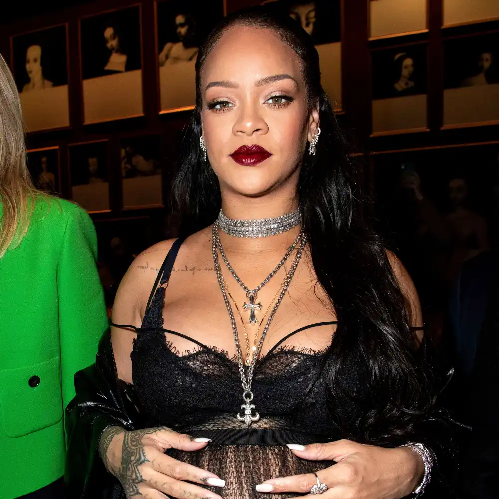 Rihanna Reveals She&rsquo;s in 3rd Trimester of Pregnancy, Plans to Be a &lsquo;Psycho&rsquo; Mom