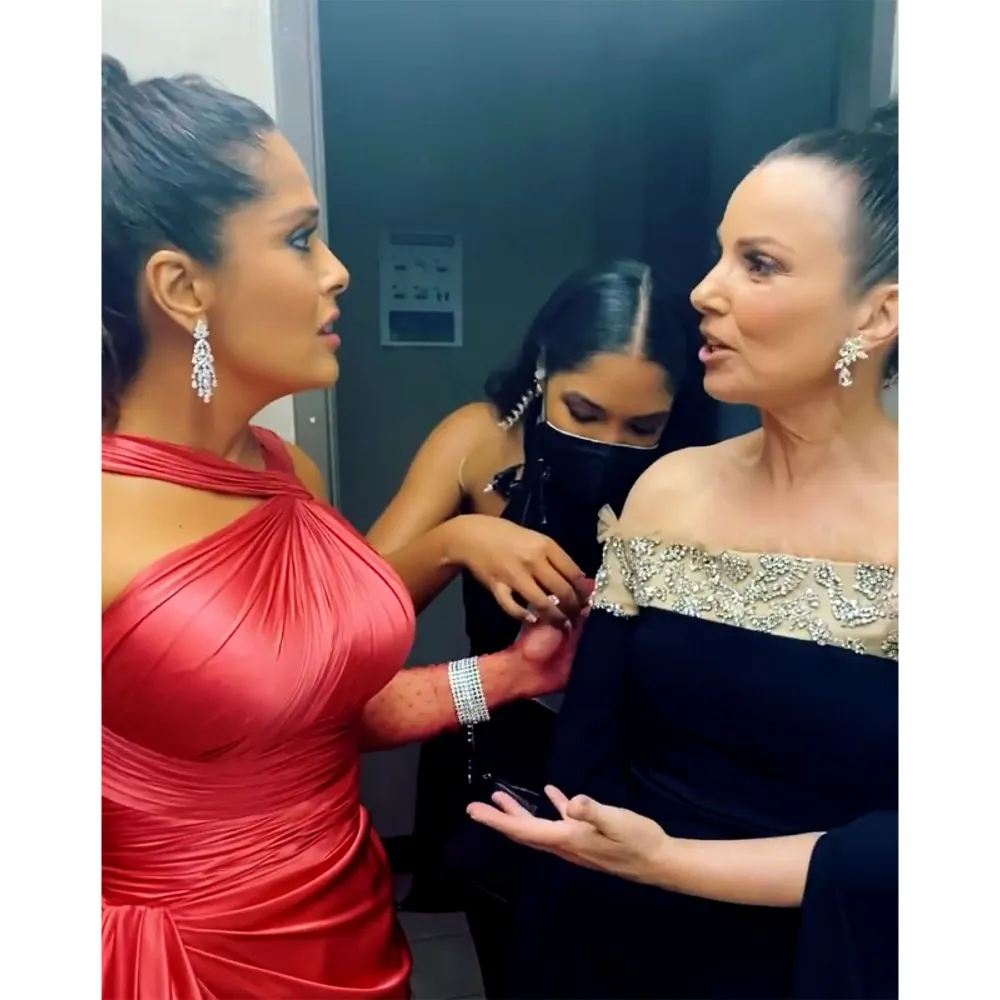 See Salma Hayek and Fran Drescher&rsquo;s Wardrobe Malfunction at the SAGs