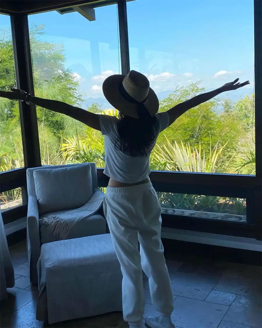 Shaun White and Nina Dobrev Jet Off to Costa Rica After Retirement Party 12