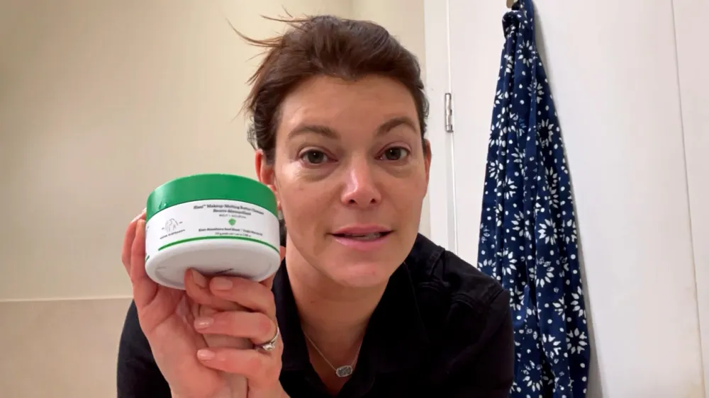 Top Chef&rsquo;s Gail Simmons Shows Us Her Beauty Sleep Routine