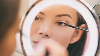 magnifying makeup mirror