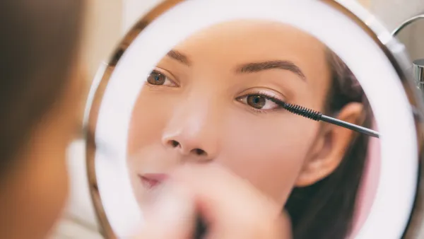magnifying makeup mirror