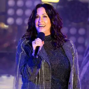 Alanis Morrisette Performs Bridgerton Inspired Version You Oughta Know One slide