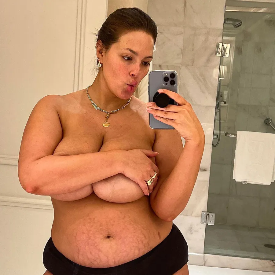 Ashley Graham Shows Postpartum Body 3 Months After Twins Birth 2