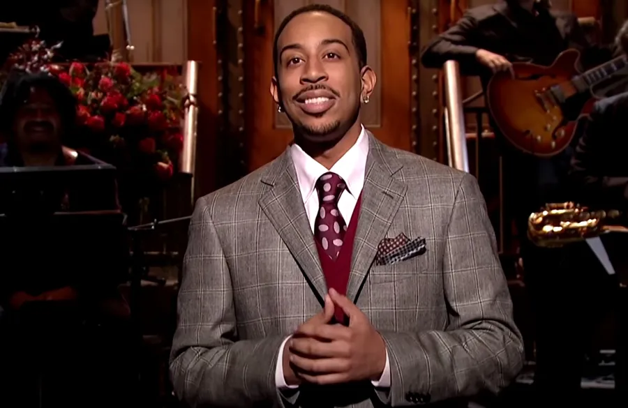 Double Duty! Celebs Who've Been Host, Musical Guest on Same 'SNL' Episode