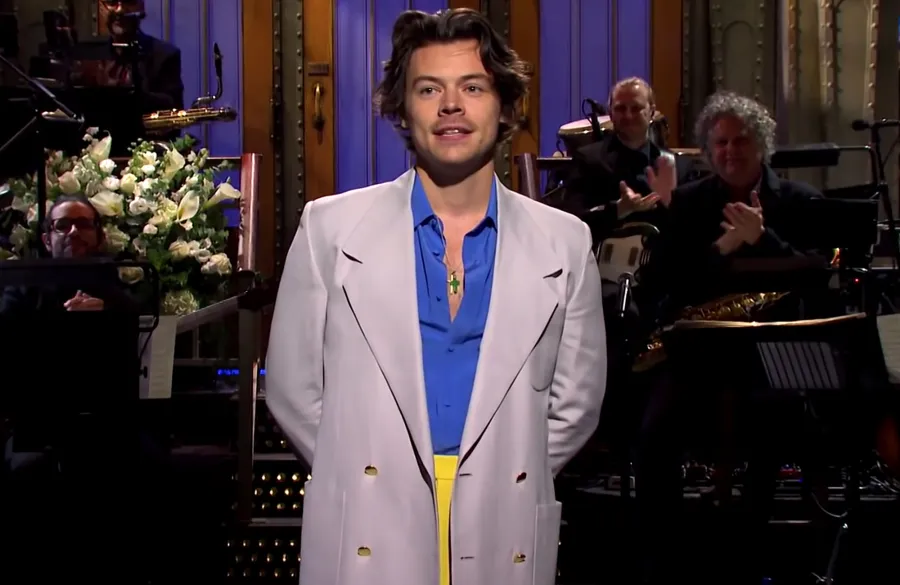 Double Duty! Celebs Who've Been Host, Musical Guest on Same 'SNL' Episode