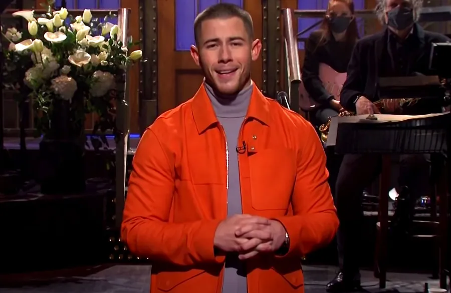 Double Duty! Celebs Who've Been Host, Musical Guest on Same 'SNL' Episode