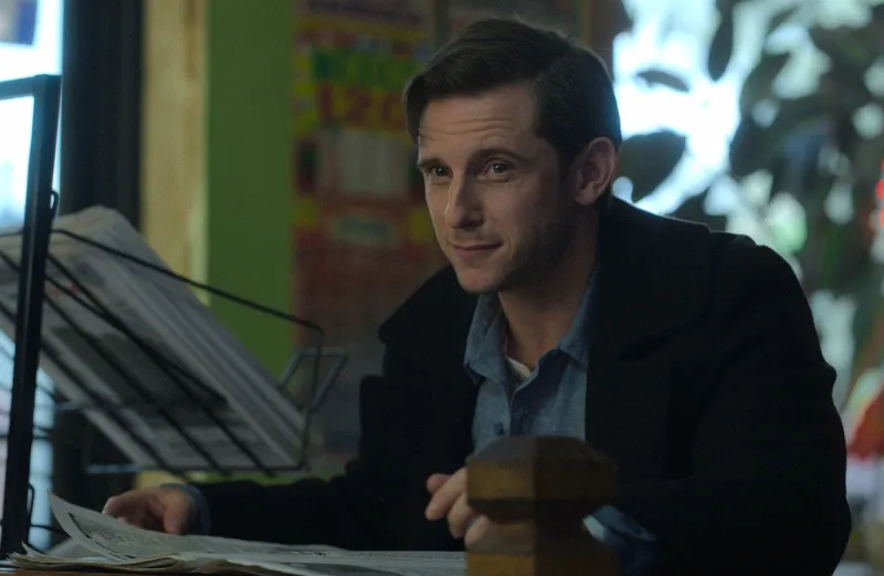 Elisabeth Moss Is a Reality Challenged Detective in Shining Girls