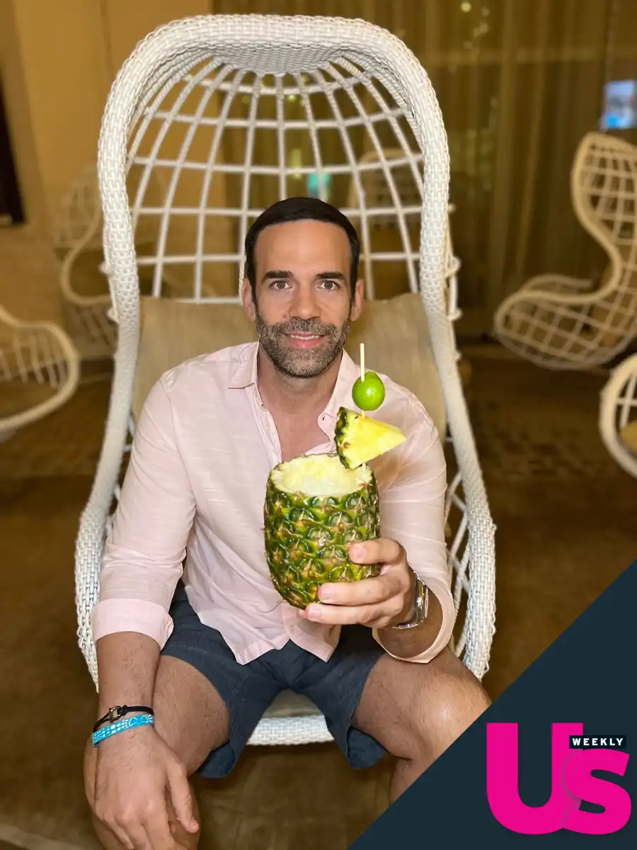 Former Bachelorette Ashley Hebert’s Boyfriend Is Food Blogger ​​Yanni Georgoulakis: 5 Things to Know