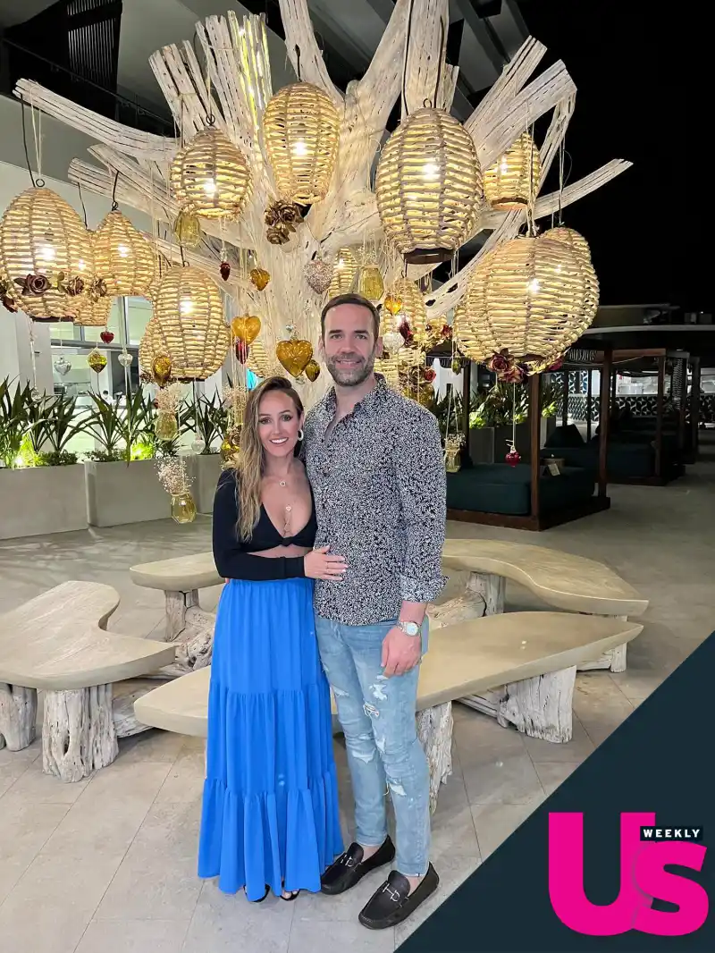 Former Bachelorette Ashley Hebert’s Boyfriend Is Food Blogger ​​Yanni Georgoulakis: 5 Things to Know