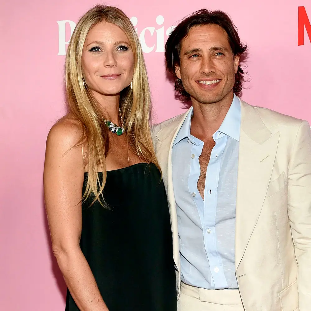 Gwyneth Paltrow&rsquo;s Teens Were &lsquo;Traumatized&rsquo; By Her Shirtless Brad Falchuk Lock Screen