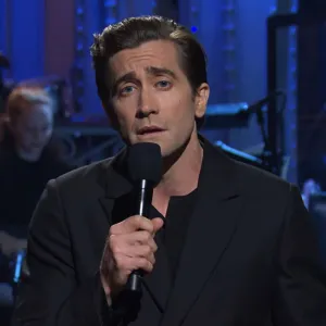 Jake Gyllenhaal Belts Celine Dion During His 'Saturday Night Live' Return: 'Everything Is Coming Back'