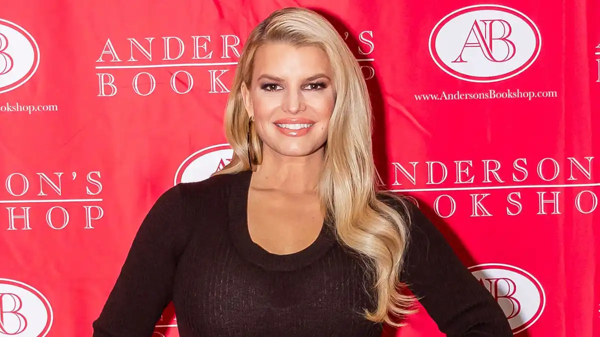 Jessica Flaunts Bikini Body Ive Gained Lost 100 lbs 3x