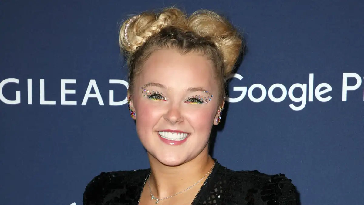 JoJo Siwa Chops Off Her Signature Ponytail