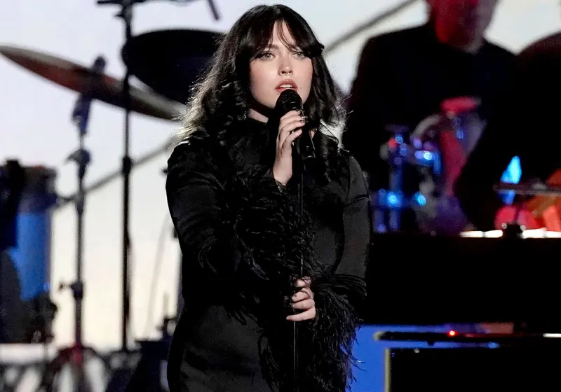 Just Like Dad! Dave Grohl’s Daughter Violet Performs at Pre-Grammys Party