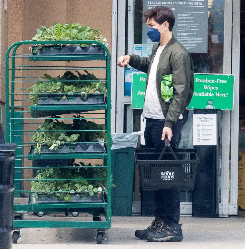 Justin Long They Have Green Thumbs Just Like Us
