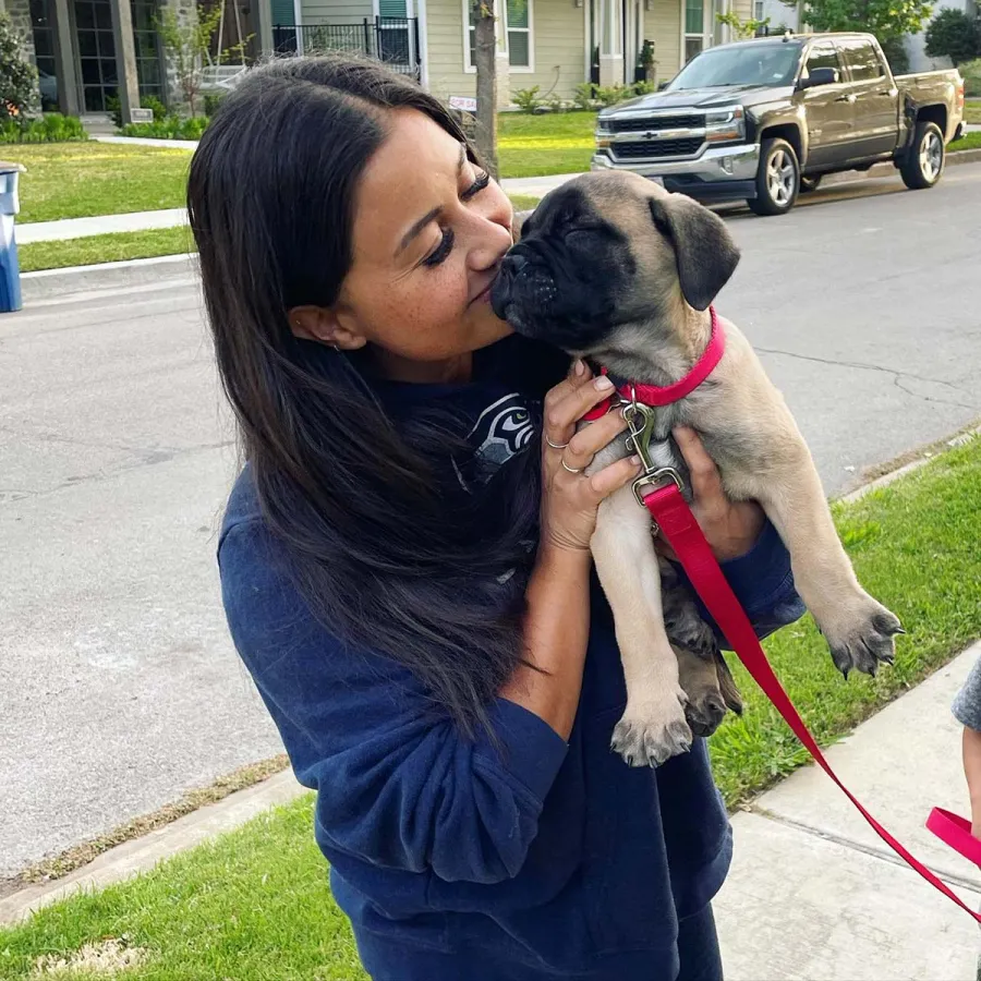 Meet Gus Bachelors Sean Lowe Catherine Giudici Welcome New Puppy