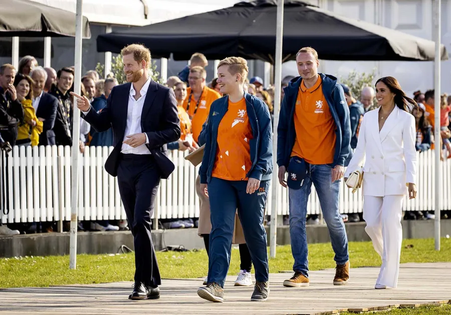 Prince Harry Meghan Markle Are All Smiles 2022 Invictus Games After Visiting Queen Elizabeth II London