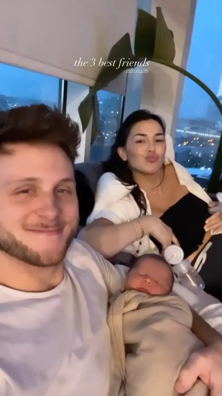 See BiP’s Jen Saviano and More Celebrity Moms Pumping Breast Milk