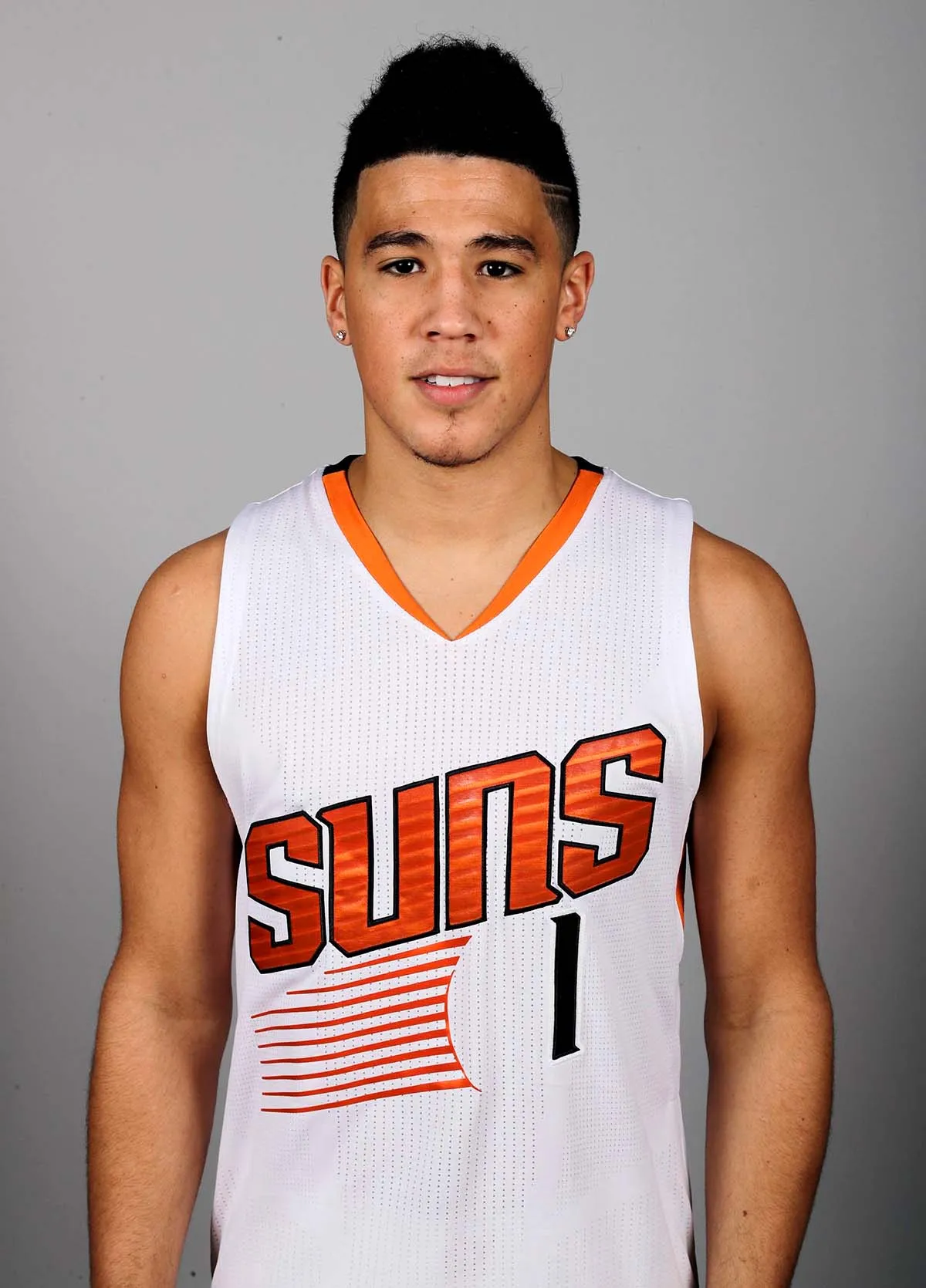 So Cute Watch Devin Booker Fist Bump Baby During Basketball Game