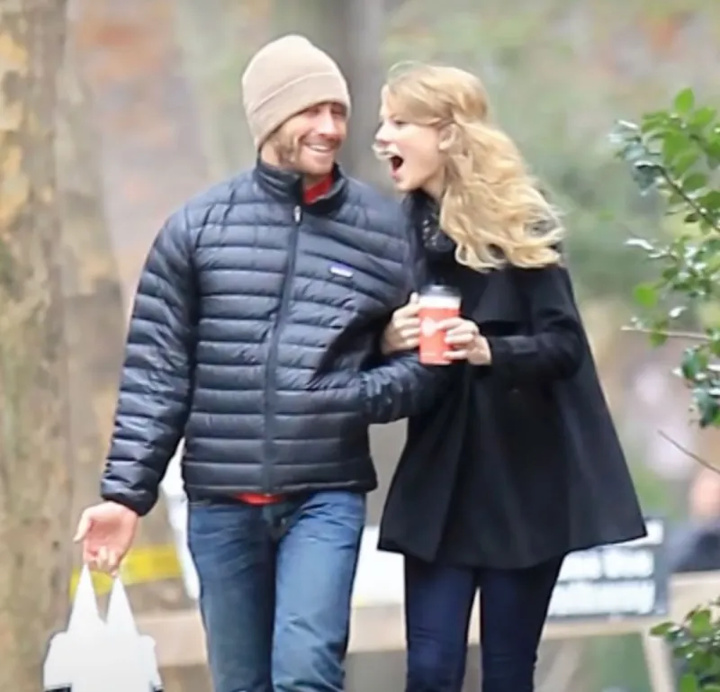 Taylor Swift Wrote "All Too Well" About Ex Jake Gyllenhaal new york stroll
