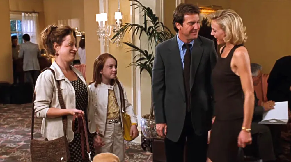 The Parent Trap's Lisa Ann Walter Fought 'Tooth and Nail' Over Chessy Outfit: There Couldn't Be 'Sexual Energy' With Dennis Quaid's Character