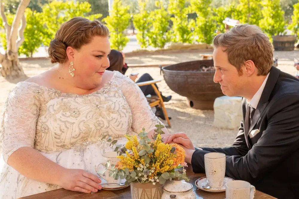 This Is Us Recap Kate Phillip Finally Get Married Rebecca Alzheimers Worsens Chrissy Metz Chris Geere