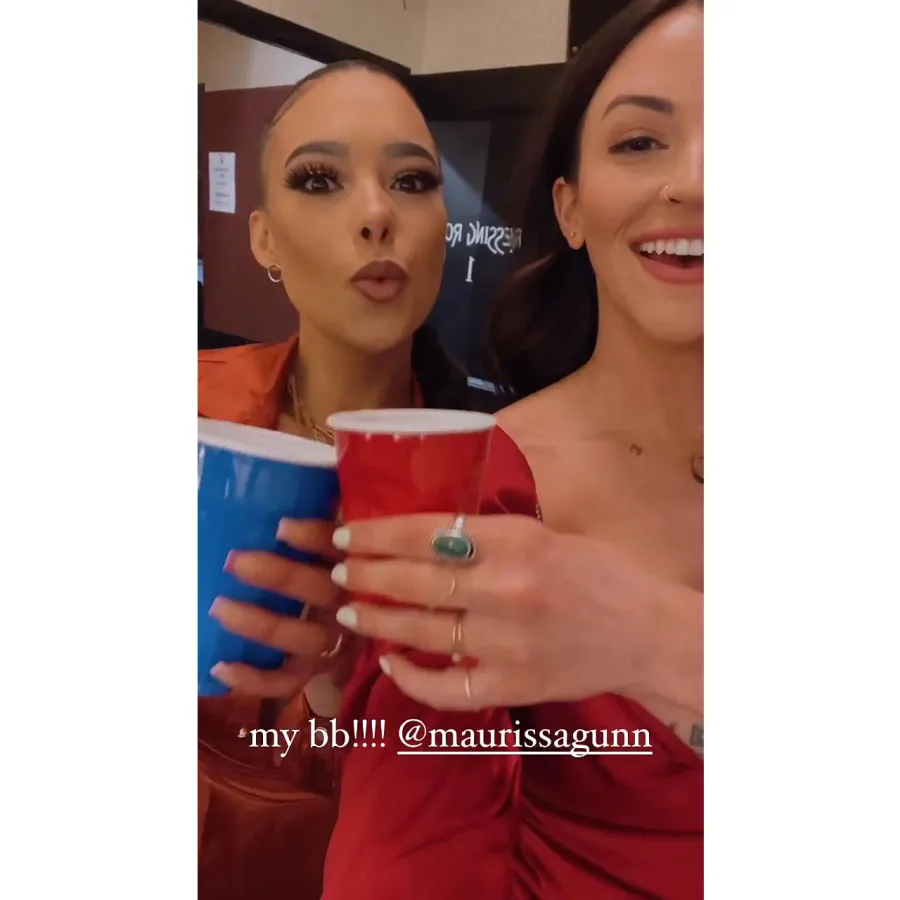 Tia Booth Gets Engaged to Boyfriend Taylor Mock at Bachelor Live On Stage 01