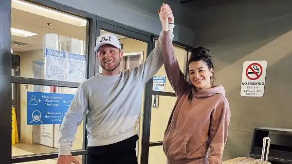 Bachelor's Jen Saviano Gives Birth, Welcomes 1st Baby With Boyfriend Landon Ricker