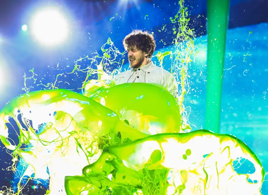 Stars Getting Slimed at the Nickelodeon Kids’ Choice Awards