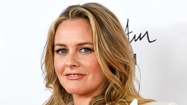 Alicia Silverstone My Sons Love Animals Is Bedrock Kind Parenting