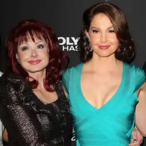 Ashley Judd Remembers Late Mom Naomi Ahead of Mother’s Day: ‘Wasn’t Supposed to Be This Way’