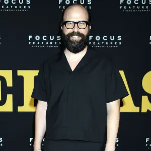 Brett Gelman Teases Joyce and Hoppers Romantic Future on Stranger Things