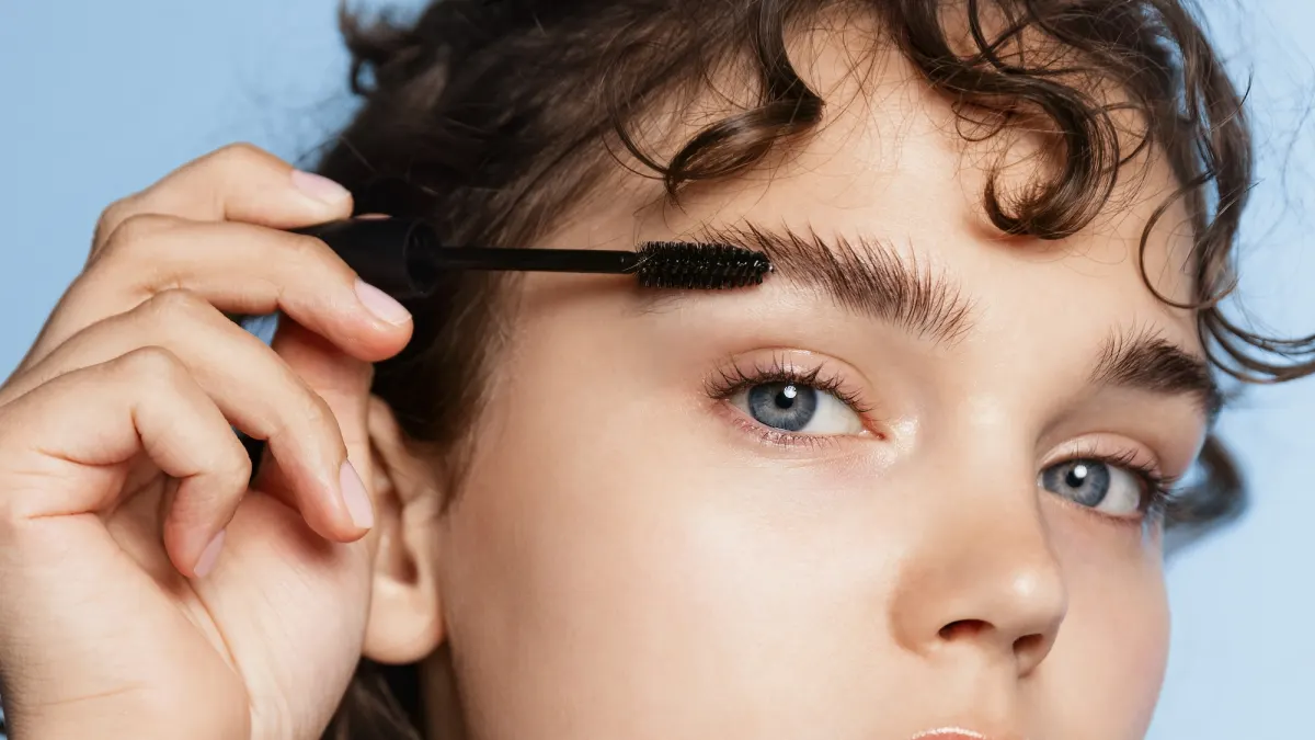 Brow-Gel-Stock-Photo